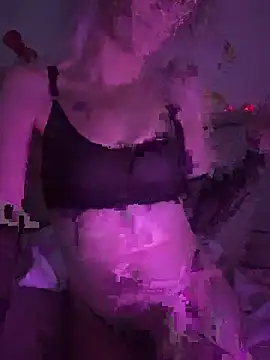 Snapshot of geilemine chatting on 10-13-25, 01:05 geilemine online show from 10-13-25, 01:05