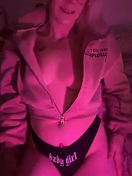 Snapshot of geilemine chatting on 10-28-25, 12:47 geilemine online show from 10-28-25, 12:47