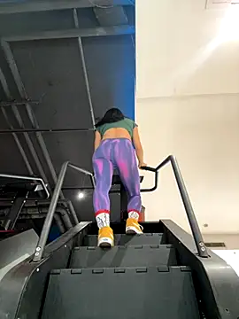 Ninazhang online show from 10-26-25, 02:28