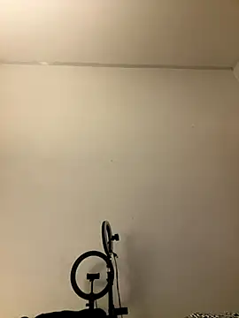 Ninazhang online show from 11-30-25, 01:42