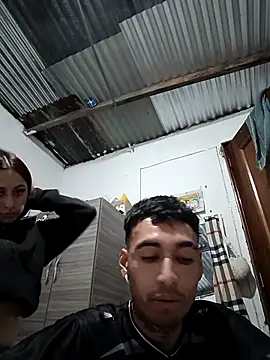 love birds 69 online show from 12-23-25, 01:14