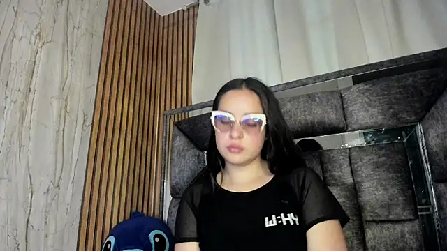 Cherry  Hot online show from 10-24-25, 10:17