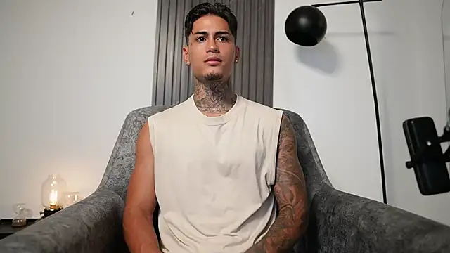 AxelVilla  online show from 10-16-25, 08:54