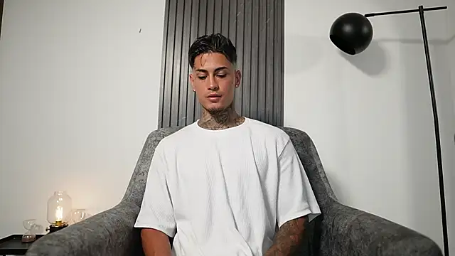 AxelVilla  online show from 10-17-25, 09:06