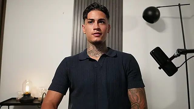 AxelVilla  online show from 10-22-25, 09:36