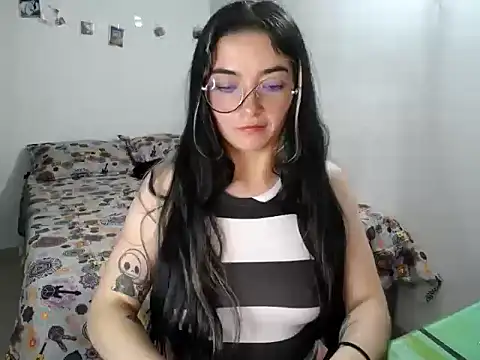 Snapshot of Came-II chatting on 11-19-25, 04:12 Came-II online show from 11-19-25, 04:12