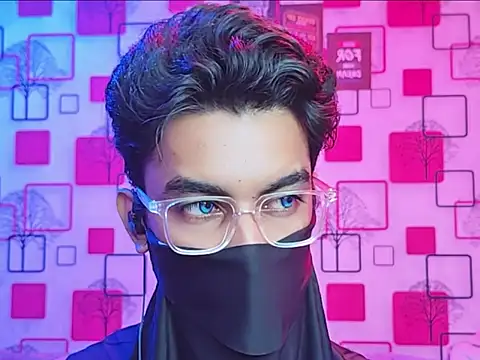 Snapshot of ChiseledCharm chatting on 10-09-25, 07:12 ChiseledCharm online show from 10-09-25, 07:12