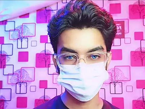 Snapshot of ChiseledCharm chatting on 10-17-25, 07:38 ChiseledCharm online show from 10-17-25, 07:38