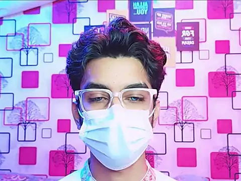 Snapshot of ChiseledCharm chatting on 10-18-25, 07:58 ChiseledCharm online show from 10-18-25, 07:58