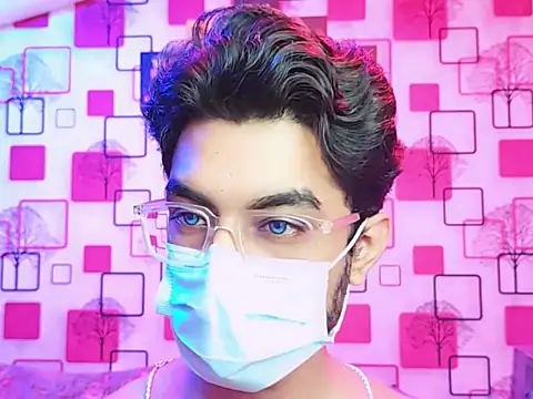 Snapshot of ChiseledCharm chatting on 10-28-25, 06:32 ChiseledCharm online show from 10-28-25, 06:32