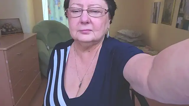 Margo Moll online show from 12-15-25, 08:40