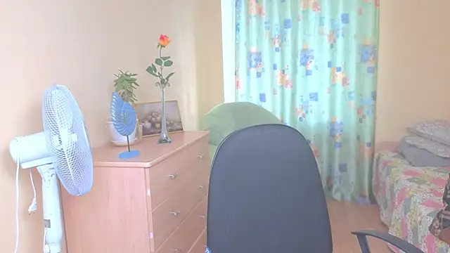 Margo Moll online show from 12-19-25, 08:21