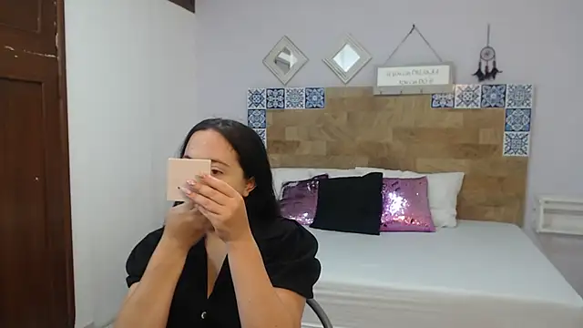 ScarletLevis online show from 09-29-25, 01:16