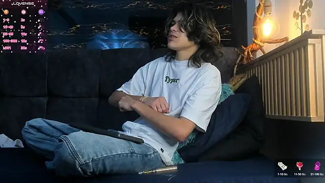 Snapshot of Diamond_twink chatting on 11-16-25, 03:34 Diamond twink online show from 11-16-25, 03:34