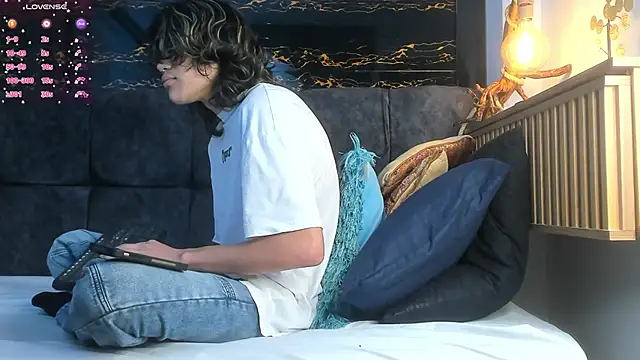 Snapshot of Diamond_twink chatting on 11-23-25, 03:50 Diamond twink online show from 11-23-25, 03:50