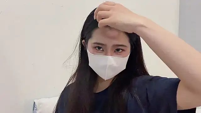 LHeart online show from 02-11-26, 01:49