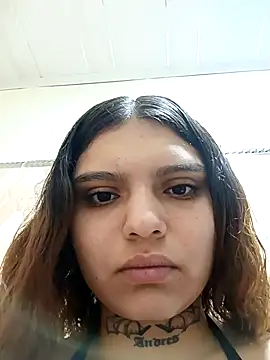 Snapshot of Alis_1327 chatting on 09-11-25, 01:44 Alis 1327 online show from 09-11-25, 01:44