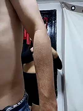 Snapshot of Alis_1327 chatting on 11-20-25, 07:24 Alis 1327 online show from 11-20-25, 07:24