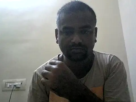 sree4143 online show from 11-19-25, 12:27