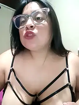 kathy9522 online show from 12-15-25, 04:33