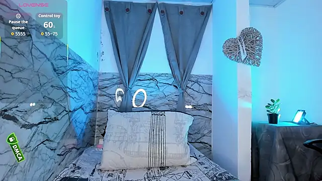 Snapshot of fanEmy chatting on 11-04-25, 10:09 fanEmy online show from 11-04-25, 10:09