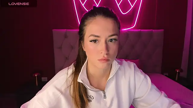 StacyWells online show from 10-15-25, 02:22