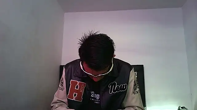 andrewcoopper1 online show from 02-05-26, 01:16