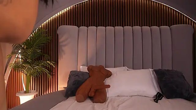 KatlynRous online show from 01-31-26, 07:45