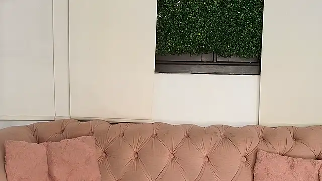 zuri villegas online show from 11-20-25, 03:23