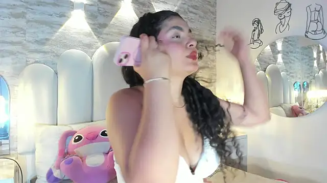 Yassy vazquez online show from 11-20-25, 07:35