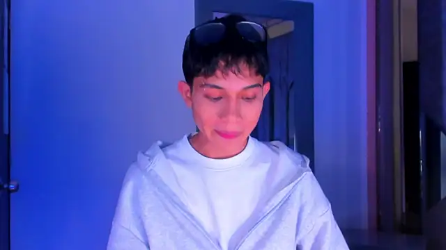 Sebax Young online show from 04-17-26, 04:37