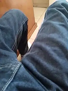 Snapshot of 92donis chatting on 10-23-25, 01:32 92donis online show from 10-23-25, 01:32