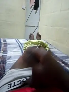 Snapshot of 92donis chatting on 10-28-25, 07:38 92donis online show from 10-28-25, 07:38