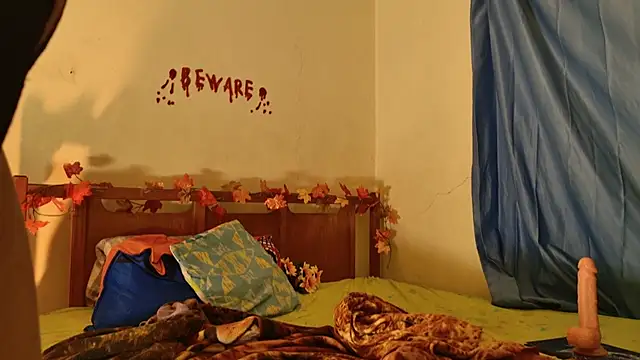  MoonLipson  online show from 10-31-25, 12:00