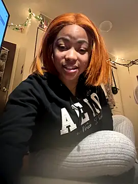 nuttybutter999999 online show from 12-17-25, 10:38