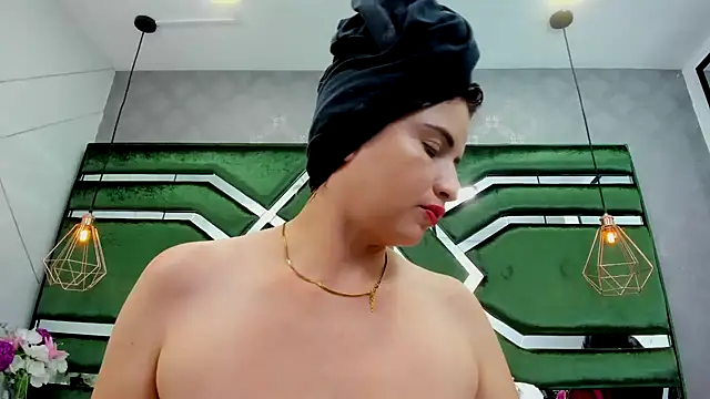 ThaliaCross online show from 10-08-25, 07:33