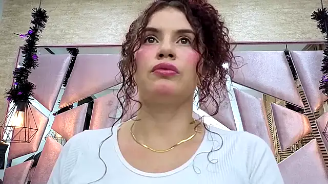 ThaliaCross online show from 11-15-25, 07:54