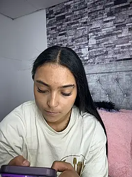 nicolexxaleja online show from 01-08-26, 04:09