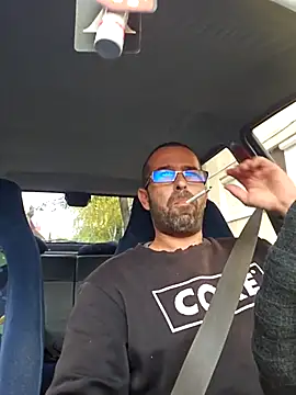 Snapshot of Thomas043 chatting on 10-22-25, 01:11 Thomas043 online show from 10-22-25, 01:11