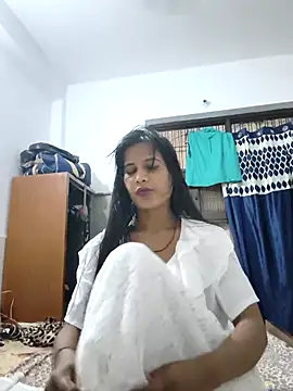 cute radhikaa online show from 10-20-25, 11:54