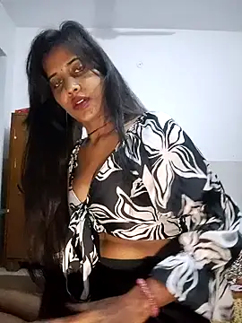 cute radhikaa online show from 11-05-25, 06:41