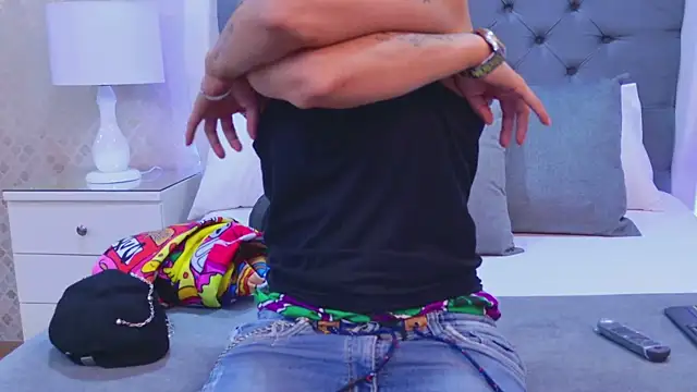 ZoeKrug online show from 11-27-25, 08:00