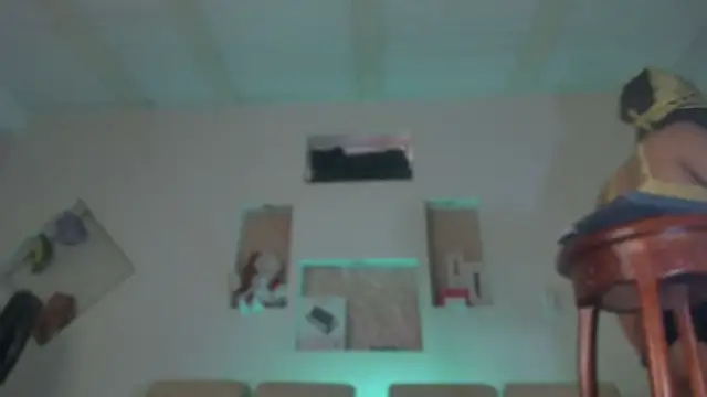 Chloe cooperr online show from 12-20-25, 04:14