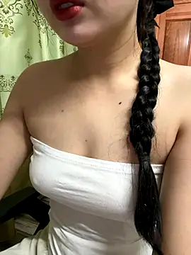 LinYi Office online show from 11-17-25, 01:22