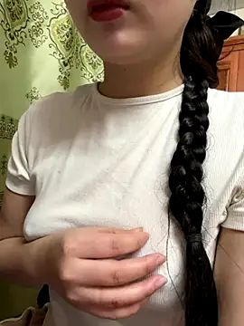 Snapshot of LinYi_Office chatting on 11-21-25, 01:15 LinYi Office online show from 11-21-25, 01:15