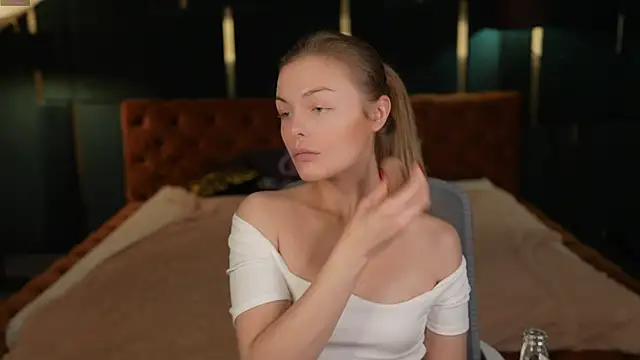 MissKaitrin online show from 09-26-25, 07:07