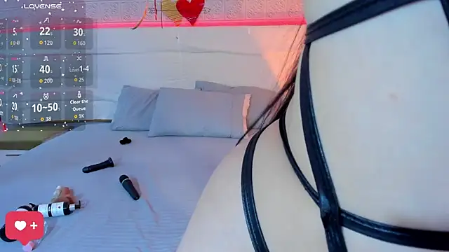 Snapshot of KamileBlake chatting on 09-28-25, 04:51 KamileBlake online show from 09-28-25, 04:51