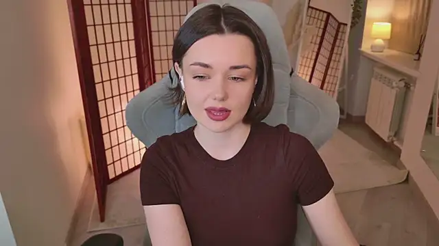 Snapshot of AvaFlower chatting on 11-18-25, 03:16 AvaFlower online show from 11-18-25, 03:16