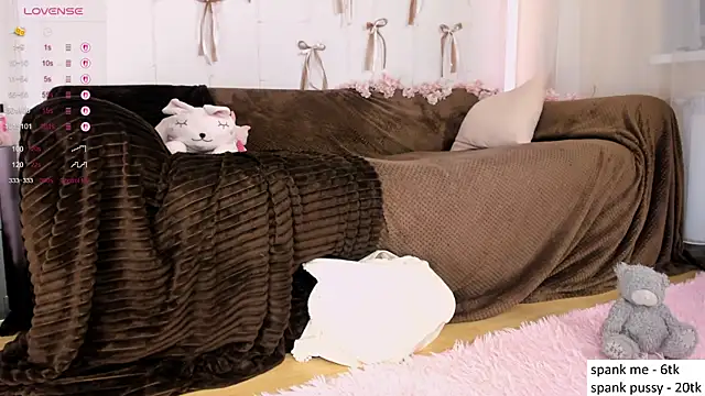 Snapshot of jenniekitty chatting on 10-12-25, 08:19 jenniekitty online show from 10-12-25, 08:19