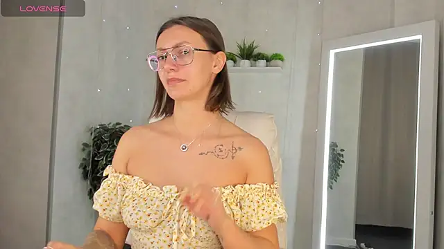 Elina Gravess online show from 09-08-25, 11:59